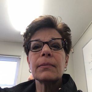 Meet your Posher, Debbie